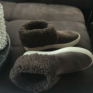 Ugg dark brown fur boot